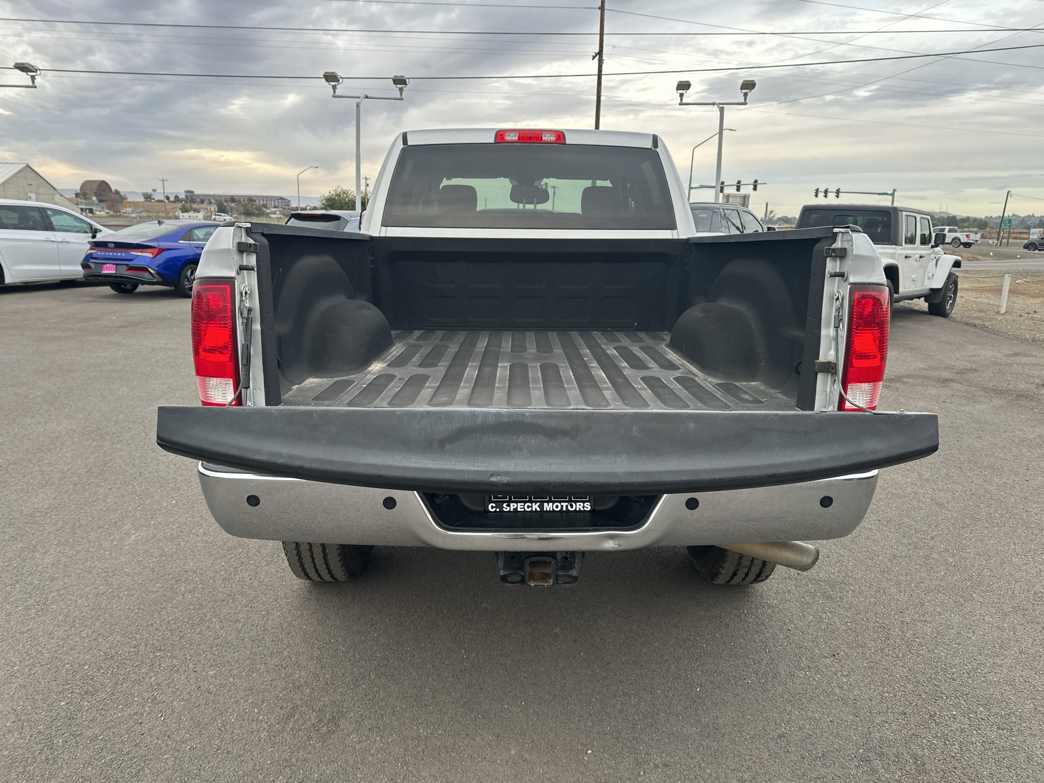 2018 RAM 3500 Tradesman Crew Cab 4x4 6'4' Box