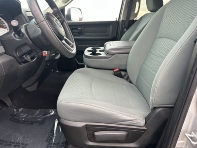 2018 RAM 3500 Tradesman Crew Cab 4x4 6'4' Box