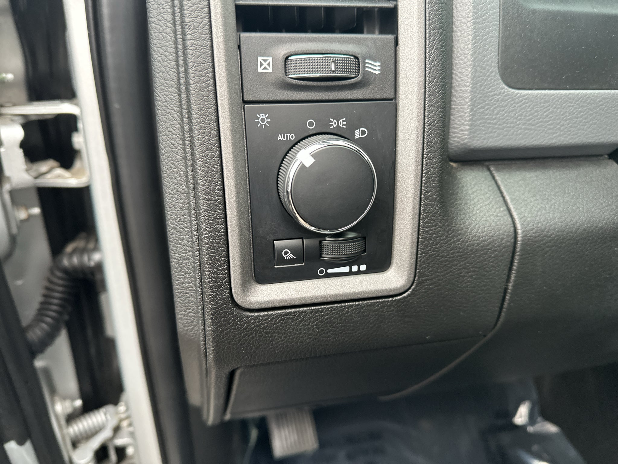 2018 RAM 3500 Tradesman Crew Cab 4x4 6'4' Box