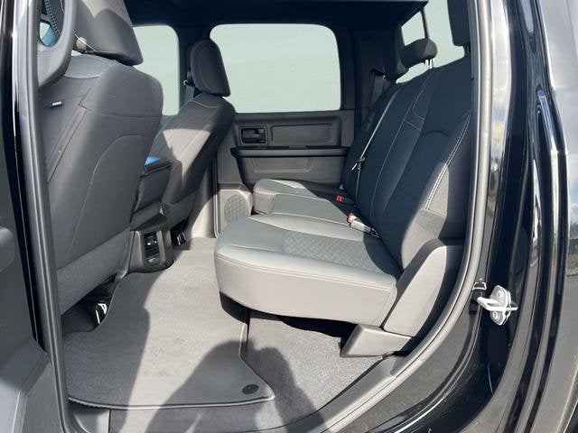 2026 RAM Ram 2500 RAM 2500 BLACK EXPRESS CREW CAB 4X4 6'4' BOX