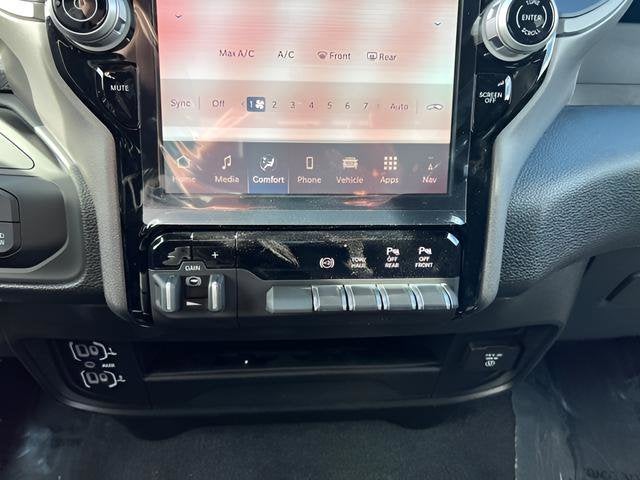 2026 RAM Ram 2500 RAM 2500 BLACK EXPRESS CREW CAB 4X4 6'4' BOX