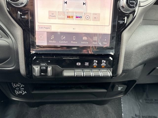 2026 RAM Ram 2500 RAM 2500 BLACK EXPRESS CREW CAB 4X4 6'4' BOX