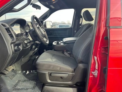 2022 RAM 2500 Tradesman Crew Cab 4x4 6'4' Box