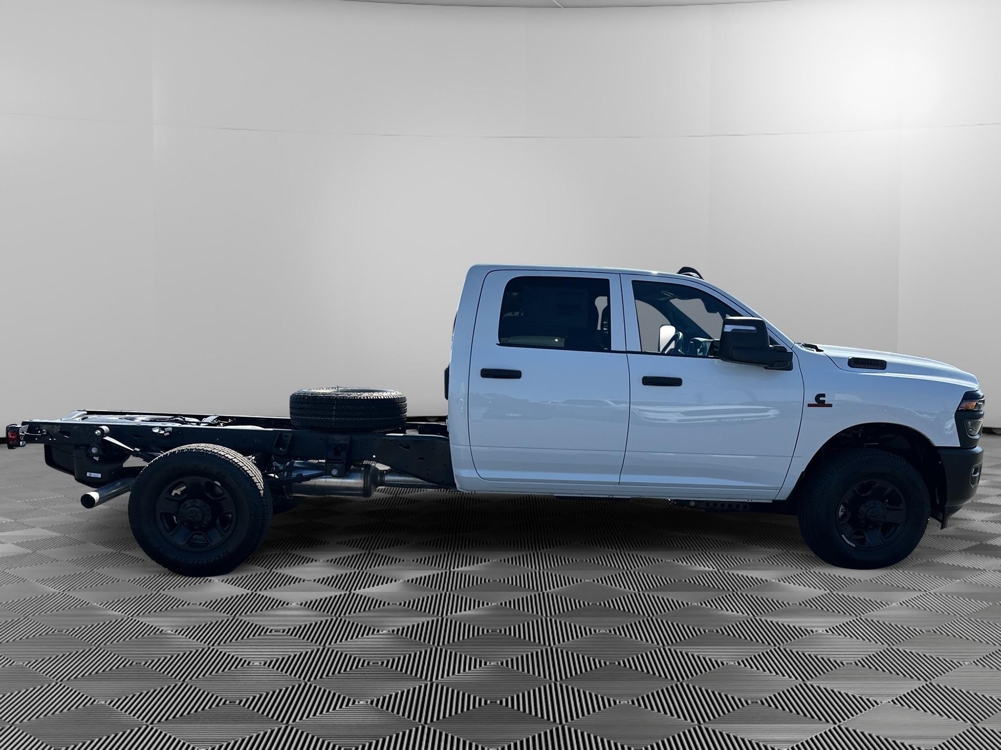 2026 RAM Ram 3500 Chassis Cab RAM 3500 TRADESMAN CREW CAB CHASSIS 4X4 60' CA