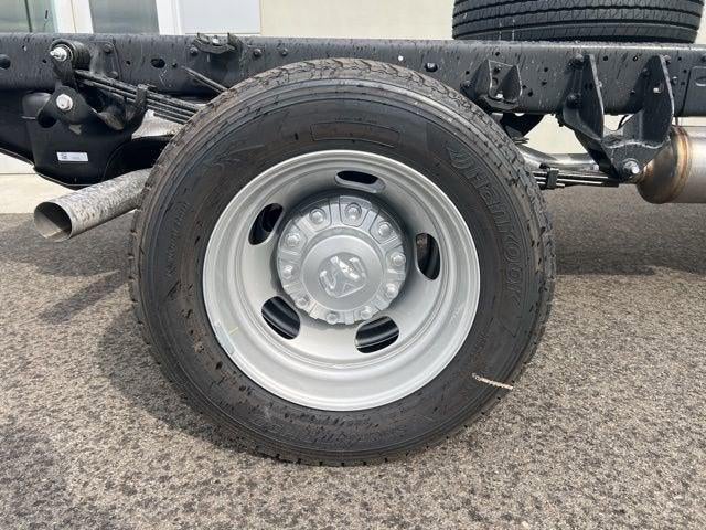 2025 RAM Ram 5500 Chassis Cab RAM 5500 TRADESMAN CHASSIS REGULAR CAB 4X4 84' CA