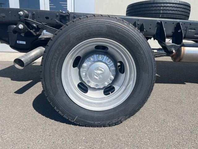 2025 RAM Ram 5500 Chassis Cab RAM 5500 TRADESMAN CHASSIS REGULAR CAB 4X4 84' CA