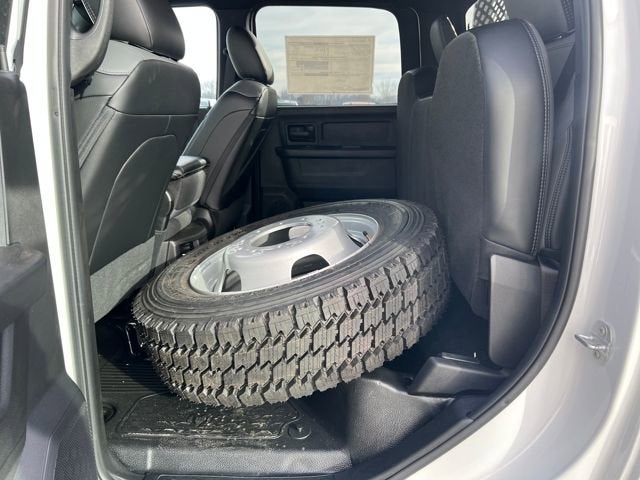 2025 RAM Ram 5500 Chassis Cab RAM 5500 TRADESMAN CHASSIS CREW CAB 4X4 84' CA