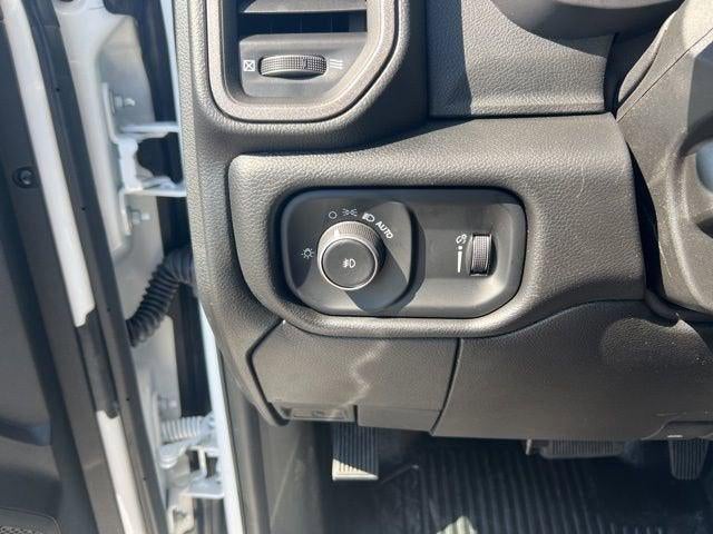 2025 RAM Ram 5500 Chassis Cab RAM 5500 TRADESMAN CHASSIS CREW CAB 4X4 84' CA