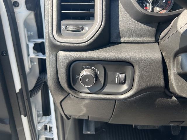 2025 RAM Ram 5500 Chassis Cab RAM 5500 TRADESMAN CHASSIS CREW CAB 4X4 84' CA