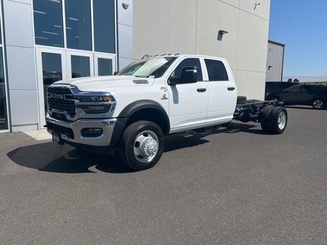 2025 RAM Ram 5500 Chassis Cab RAM 5500 TRADESMAN CHASSIS CREW CAB 4X4 84' CA