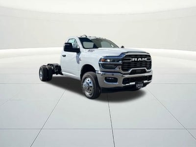2026 RAM Ram 3500 Chassis Cab RAM 3500 TRADESMAN CHASSIS REGULAR CAB 4X4 84' CA