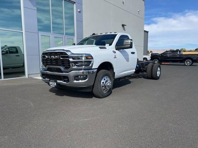2026 RAM Ram 3500 Chassis Cab RAM 3500 TRADESMAN CHASSIS REGULAR CAB 4X4 84' CA