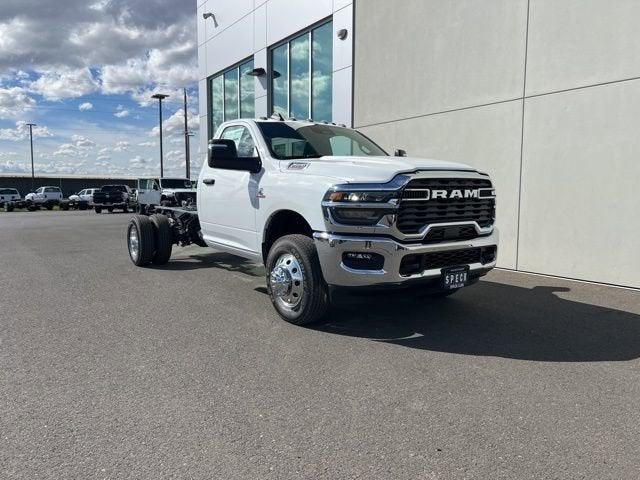2026 RAM Ram 3500 Chassis Cab RAM 3500 TRADESMAN CHASSIS REGULAR CAB 4X4 84' CA