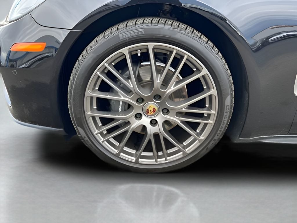 2023 Porsche Panamera 4
