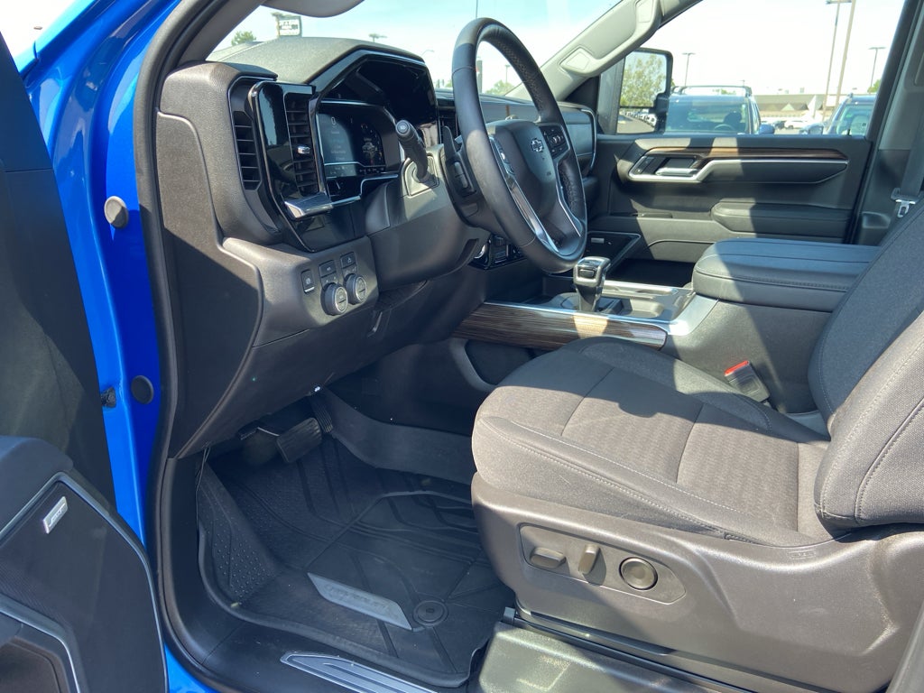 2025 Chevrolet Silverado RST