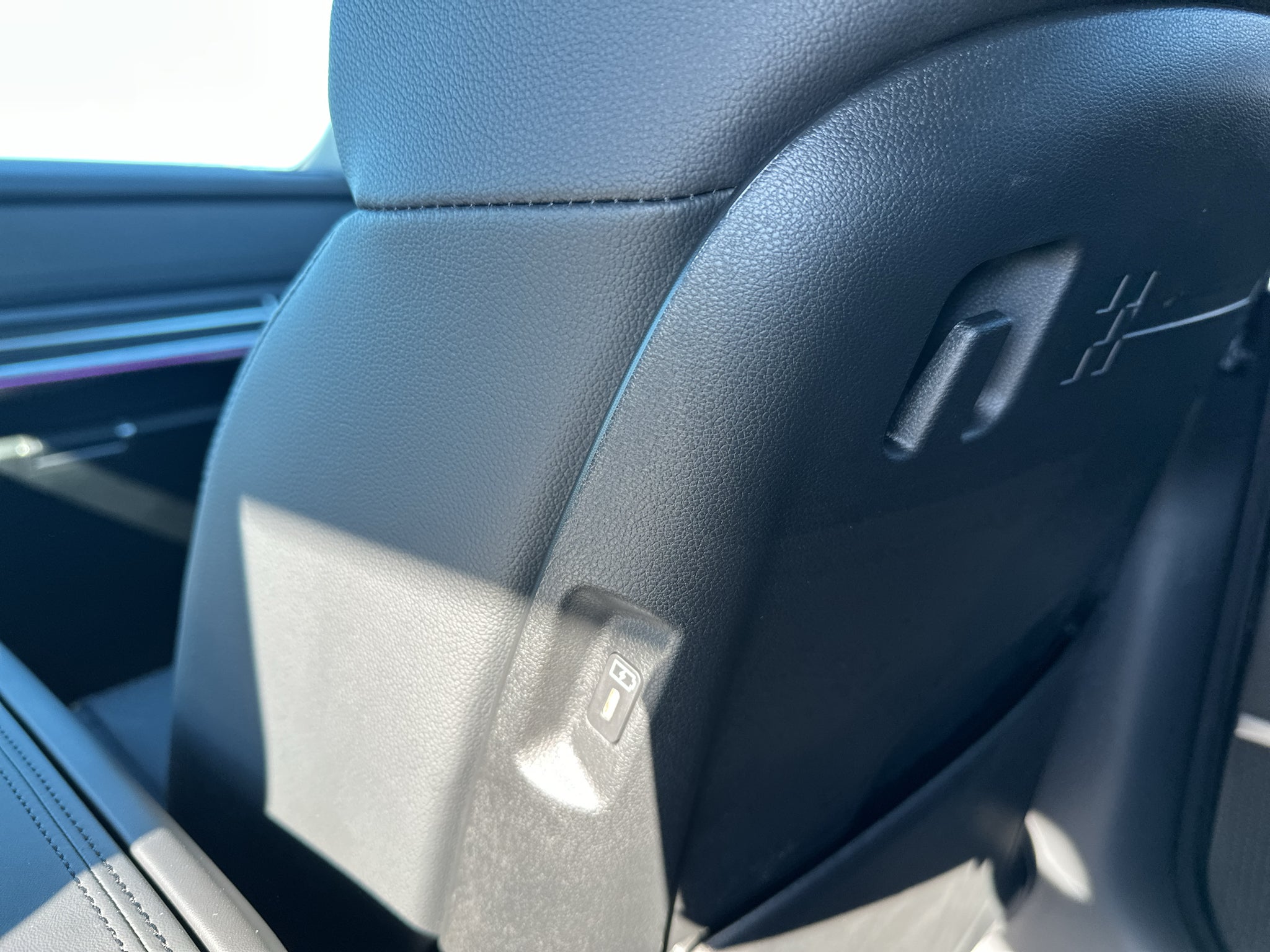 2027 Hyundai Santa Fe Hybrid Limited 7P