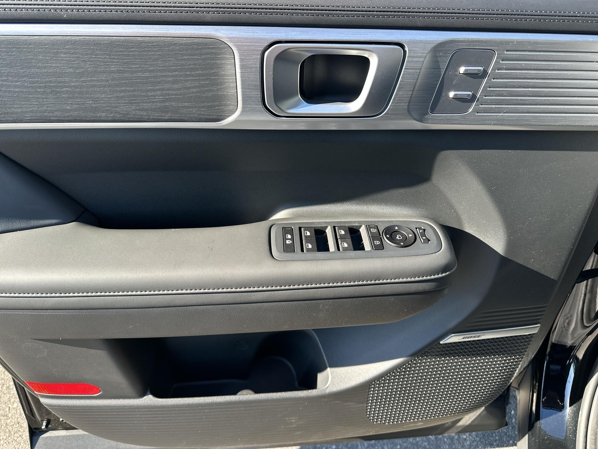 2027 Hyundai Santa Fe Hybrid Limited 7P