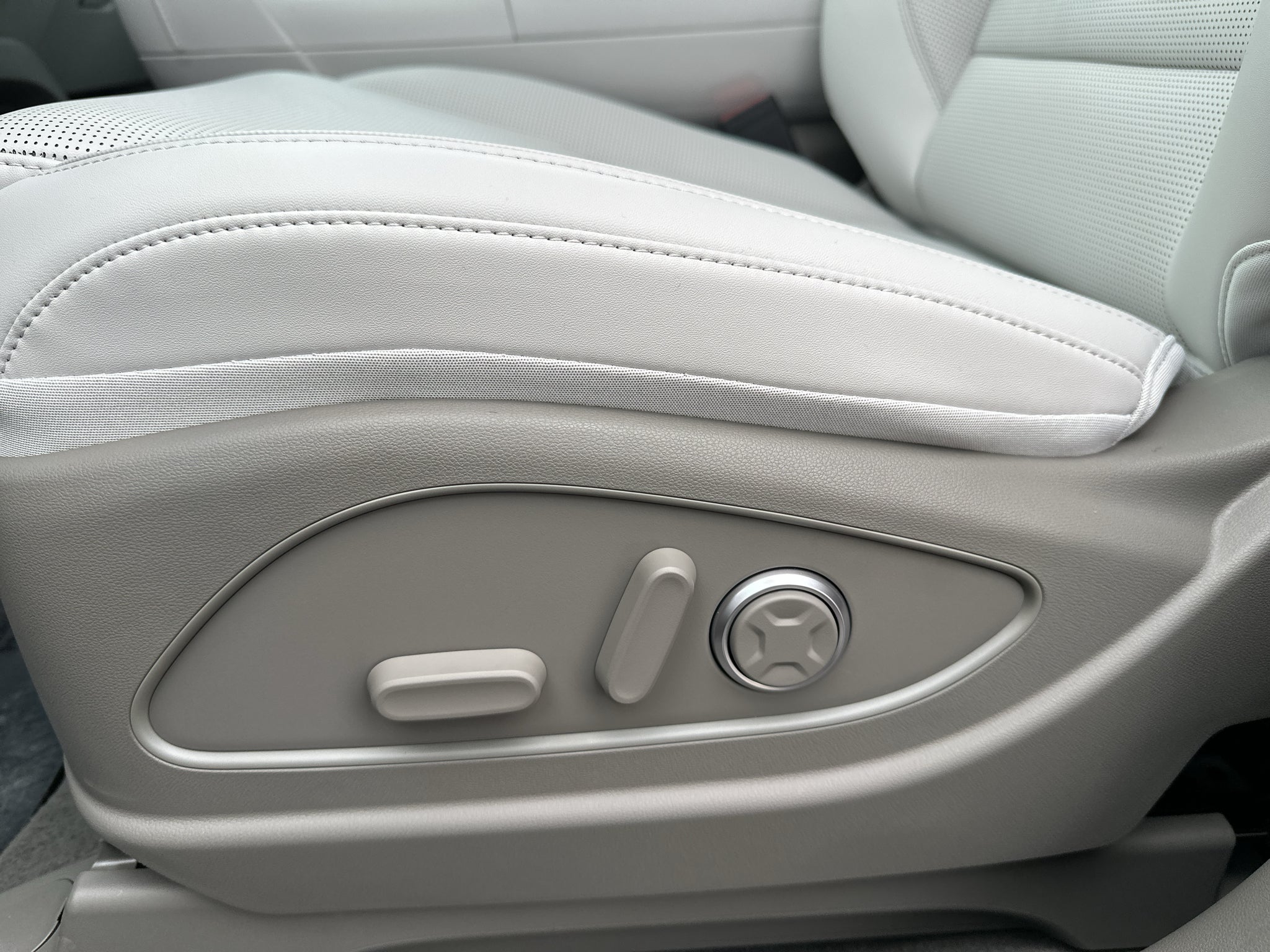 2026 Hyundai Palisade Hybrid SEL Premium 8P