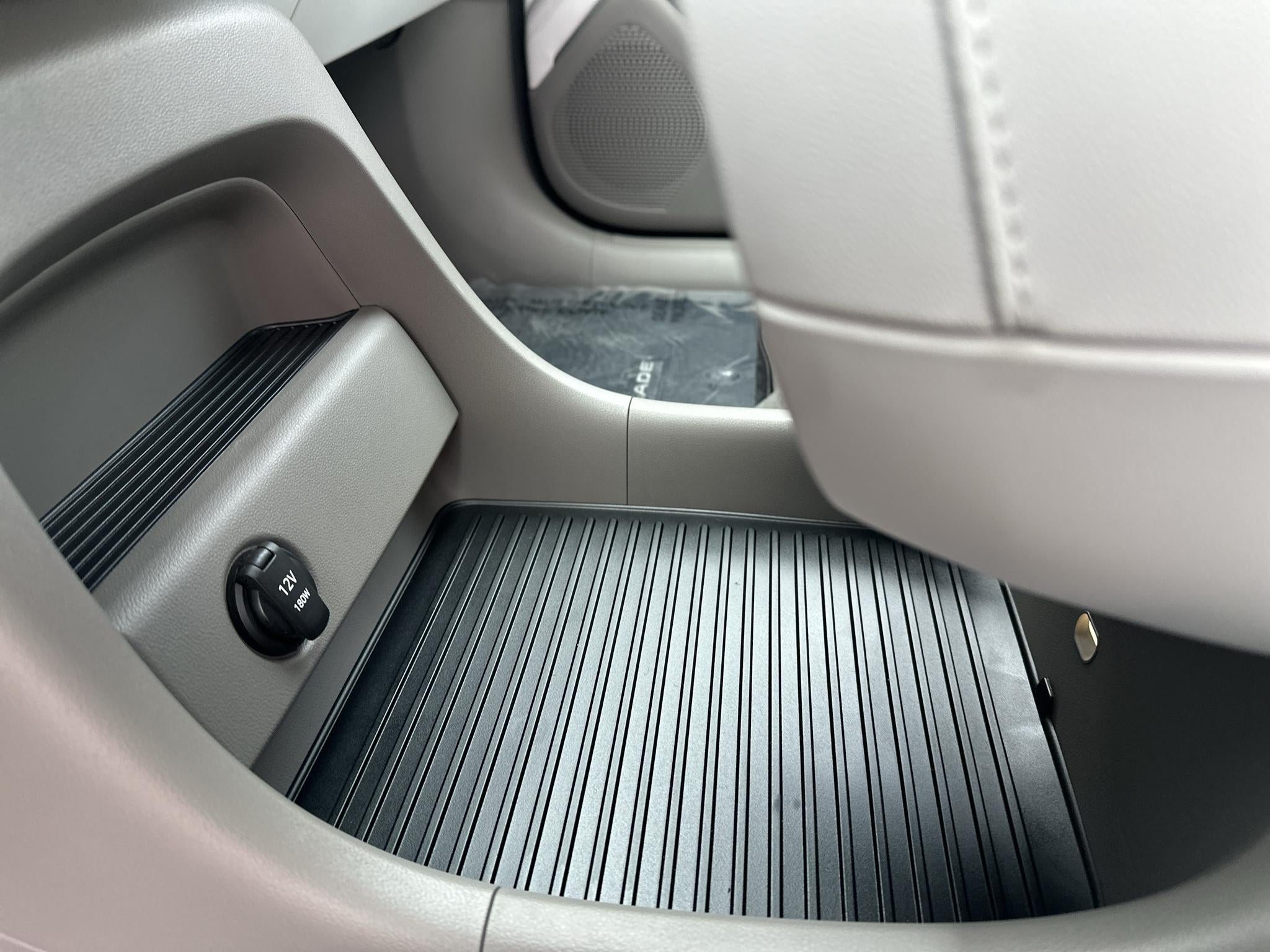 2026 Hyundai Palisade Hybrid SEL Premium 8P