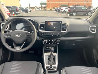 2026 Hyundai Venue SEL w/Two-Tone Roof