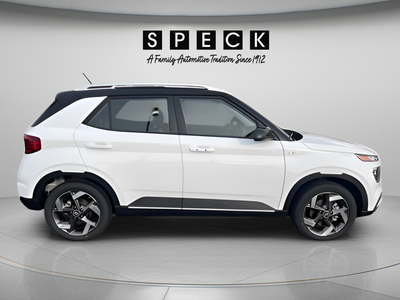 2026 Hyundai Venue SEL w/Two-Tone Roof