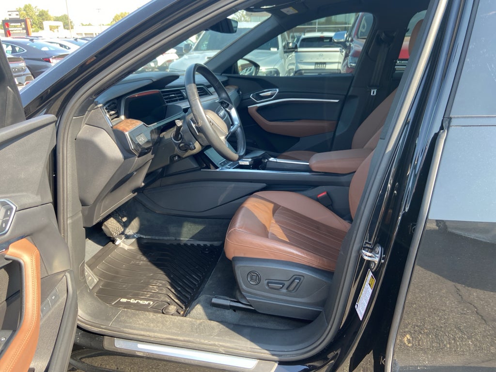 2022 Audi e-tron Premium