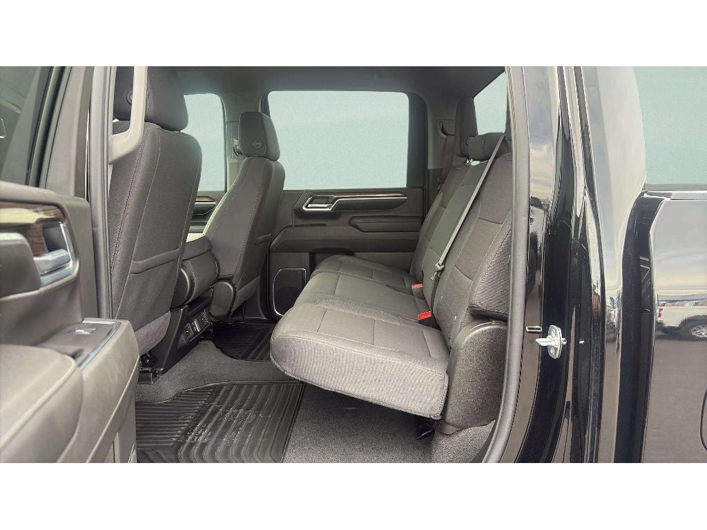2025 Chevrolet Silverado LT