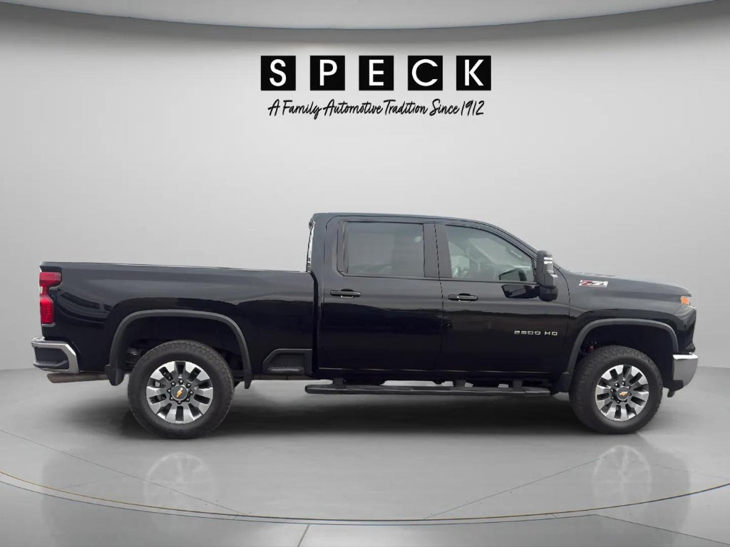 2025 Chevrolet Silverado LT