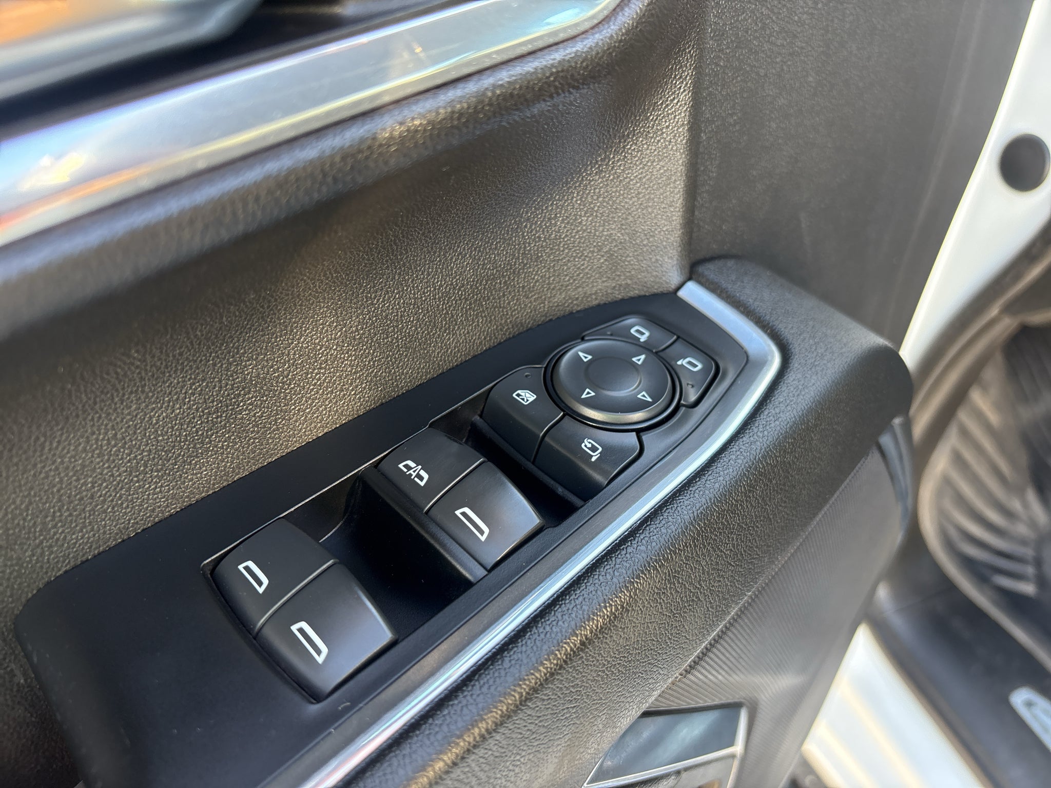 2024 Chevrolet Silverado LT