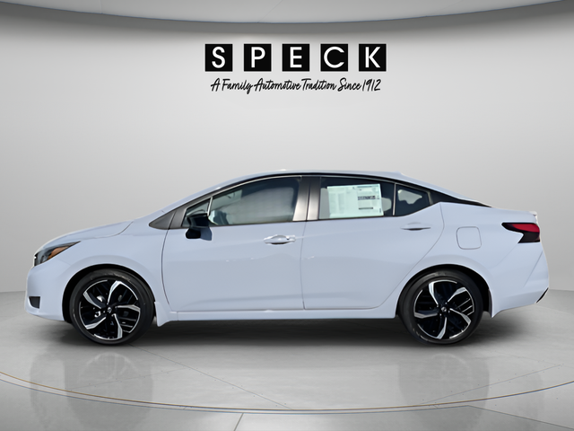 2025 Nissan Versa SR