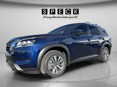 2025 Nissan Pathfinder SL