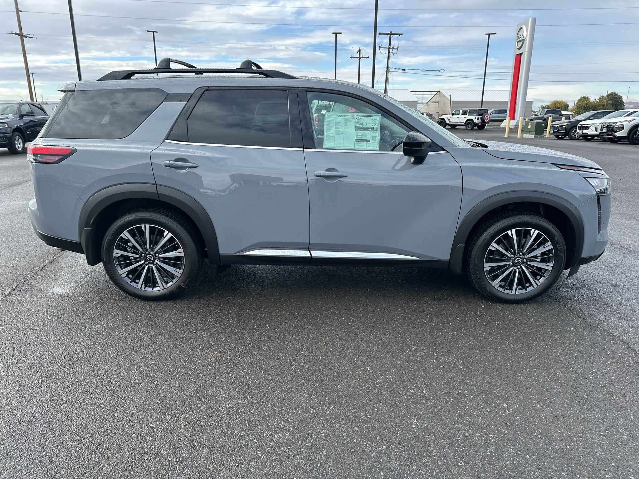 2026 Nissan Pathfinder Platinum