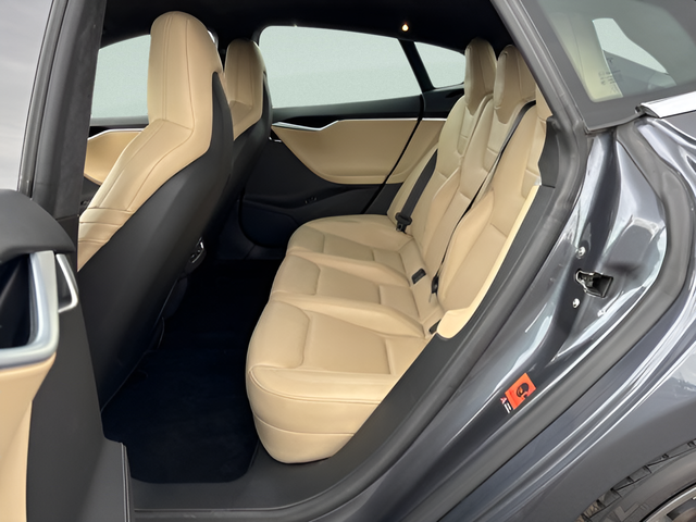 2015 Tesla Model S 85D